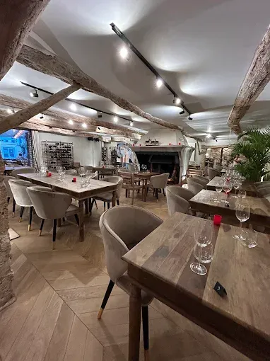 Où manger une fondue au champagne avec produits locaux et vin de qualité près de Draguignan