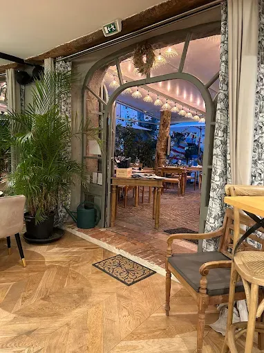 Notre zone d'activité pour ce service Privatisation pour événements sur mesure avec décoration personnalisée et accompagnement par notre équipe de salle